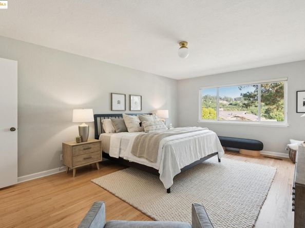 10492 Royal Oak Rd, Oakland CA 94605
