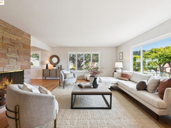 10492 Royal Oak Rd, Oakland CA 94605