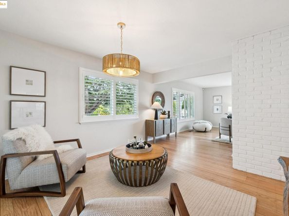 10492 Royal Oak Rd, Oakland CA 94605