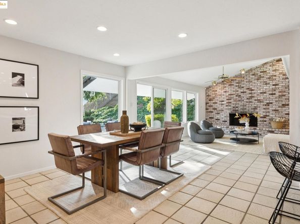 10492 Royal Oak Rd, Oakland CA 94605