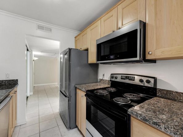 310 N Civic Dr 101, Walnut Creek CA 94596