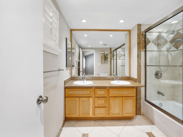 34 Chimney Rock, Oakland CA 94605