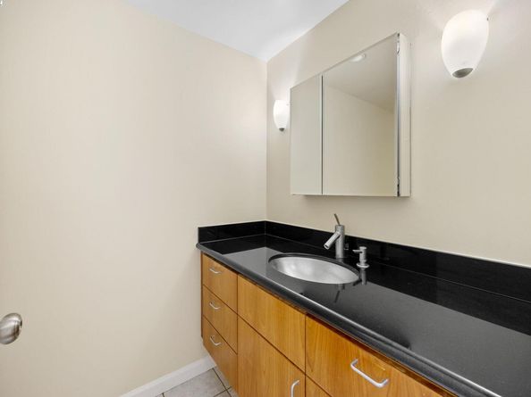 34 Chimney Rock, Oakland CA 94605