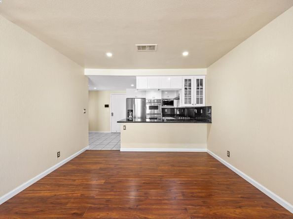 34 Chimney Rock, Oakland CA 94605