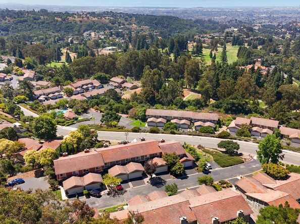 34 Chimney Rock, Oakland CA 94605