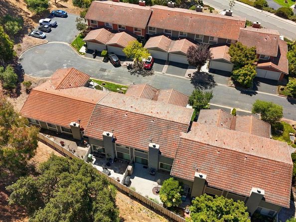 34 Chimney Rock, Oakland CA 94605