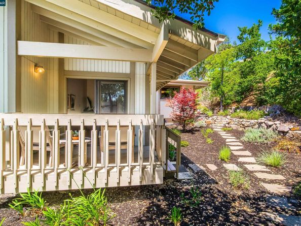 220 Devonshire Ct, Pleasant Hill CA 94523