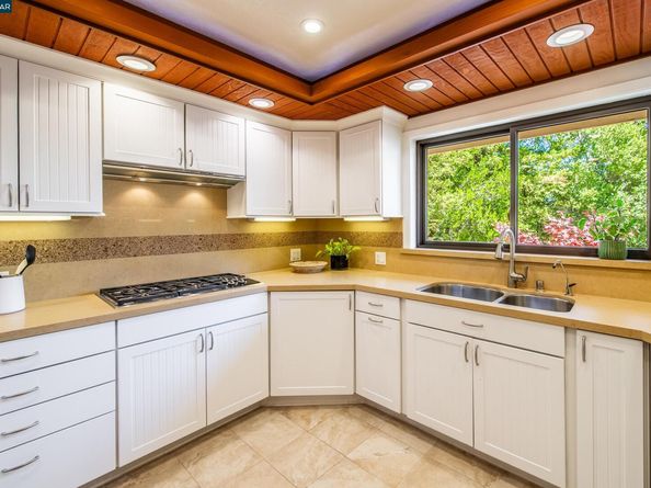 220 Devonshire Ct, Pleasant Hill CA 94523