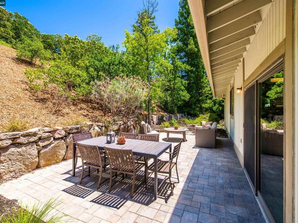 220 Devonshire Ct, Pleasant Hill CA 94523