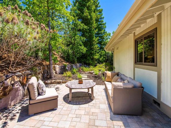 220 Devonshire Ct, Pleasant Hill CA 94523