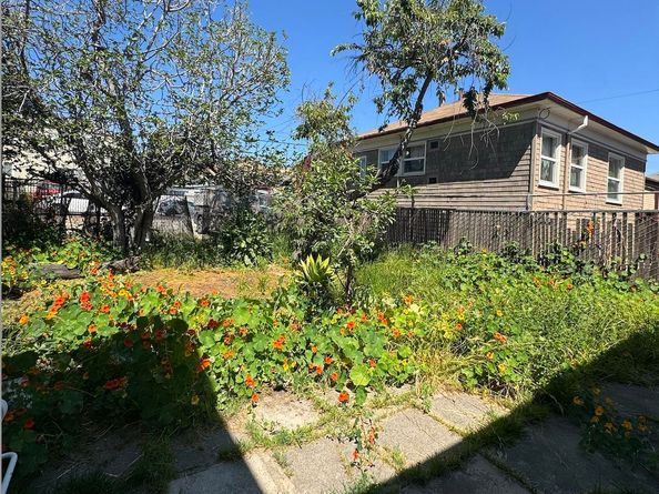 2012 E 15Th St, Oakland CA 94606