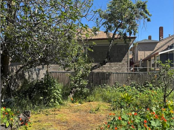 2012 E 15Th St, Oakland CA 94606