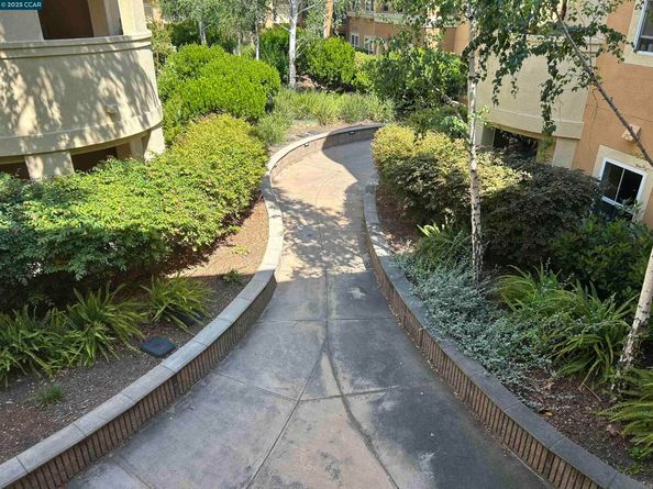 1310 Saddle Rack St 352, San Jose CA 95126