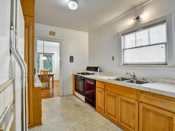 5378 Broadway, Oakland CA 94618