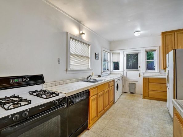 5378 Broadway, Oakland CA 94618