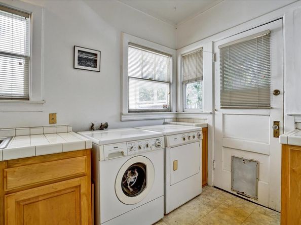 5378 Broadway, Oakland CA 94618