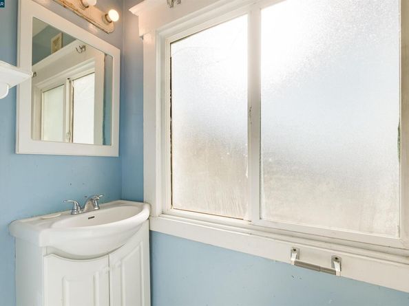 5315 Cole St, Oakland CA 94601