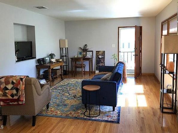 1371 N Grand Oaks Avenue, Pasadena CA 91104