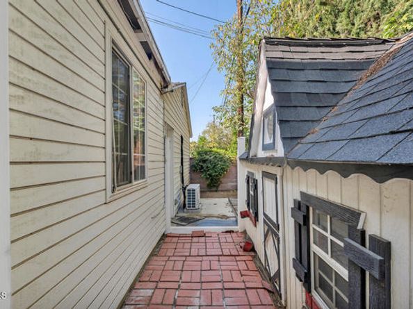 15743 Covello Street, Los Angeles CA 91406