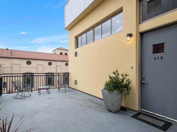 50 W Dayton Street 210, Pasadena CA 91105