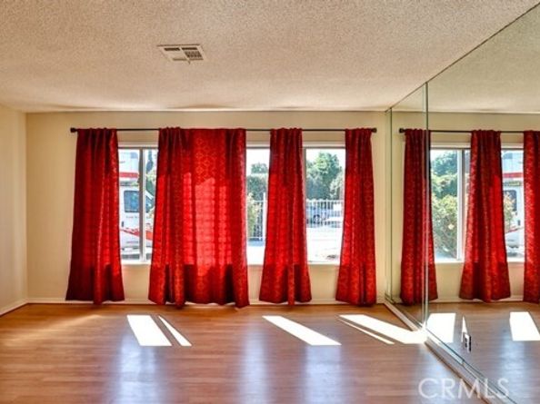 15841 Marlin Place, Van Nuys (los Angeles) CA 91406
