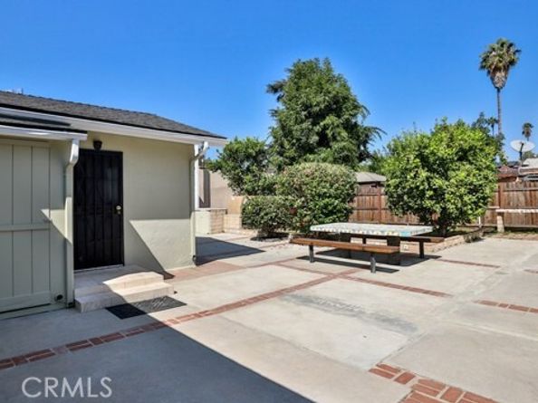 15841 Marlin Place, Van Nuys (los Angeles) CA 91406