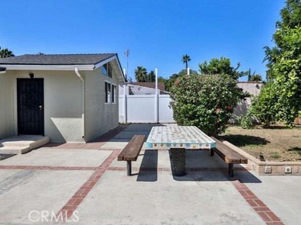 15841 Marlin Place, Van Nuys (los Angeles) CA 91406
