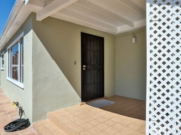 15841 Marlin Place, Van Nuys (los Angeles) CA 91406