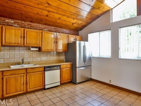 15841 Marlin Place, Van Nuys (los Angeles) CA 91406