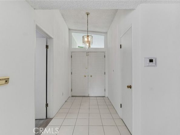 5900 Kentland Avenue, Woodland Hills (los Angeles) CA 91367