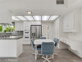 5900 Kentland Avenue, Woodland Hills (los Angeles) CA 91367