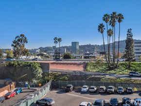 10832 W Riverton Court, Toluca Lake (los Angeles) CA 91602