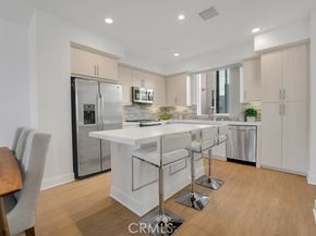 10832 W Riverton Court, Toluca Lake (los Angeles) CA 91602