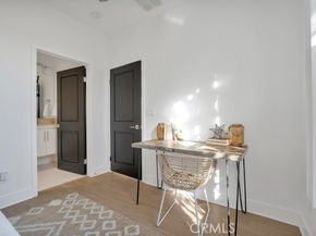 10832 W Riverton Court, Toluca Lake (los Angeles) CA 91602