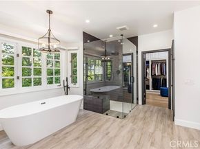 6032 County Oak Road, Woodland Hills (los Angeles) CA 91367