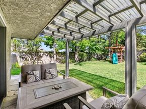 6032 County Oak Road, Woodland Hills (los Angeles) CA 91367