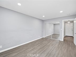 6815 Remmet 215, Canoga Park (los Angeles) CA 91303