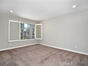 5500 Owensmouth Avenue 311, Woodland Hills (los Angeles) CA 91367