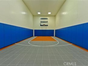 5500 Owensmouth Avenue 311, Woodland Hills (los Angeles) CA 91367