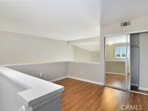 5500 Owensmouth Avenue 311, Woodland Hills (los Angeles) CA 91367