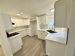 15948 Wyandotte Street, Los Angeles CA 91406