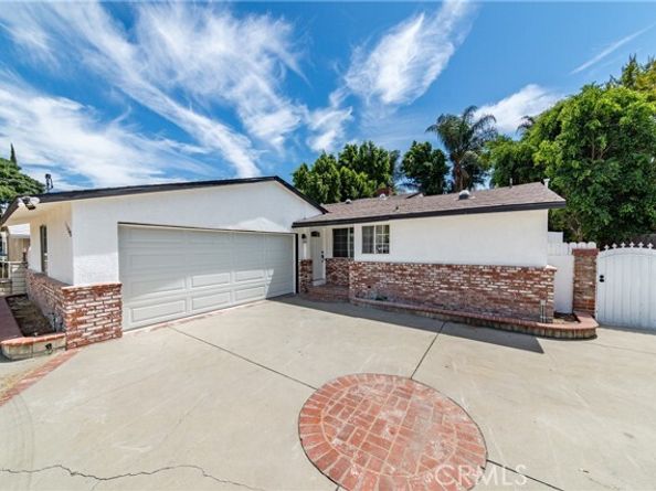 15948 Wyandotte Street, Los Angeles CA 91406