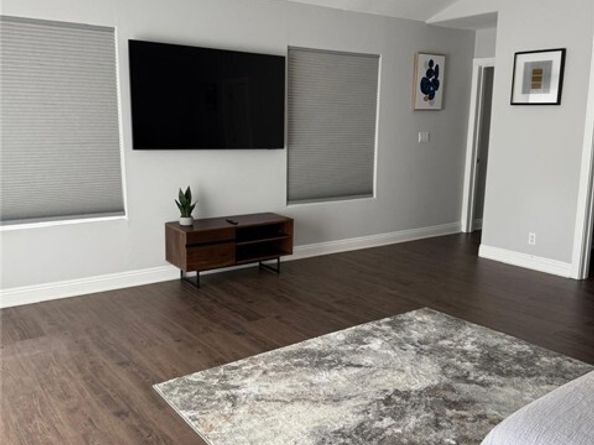 22237 Buena Ventura Street, Woodland Hills (los Angeles) CA 91364