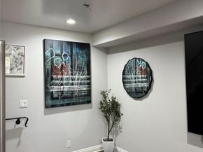 22237 Buena Ventura Street, Woodland Hills (los Angeles) CA 91364