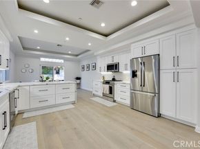 22237 Buena Ventura Street, Woodland Hills (los Angeles) CA 91364