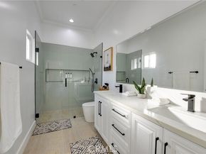 22237 Buena Ventura Street, Woodland Hills (los Angeles) CA 91364