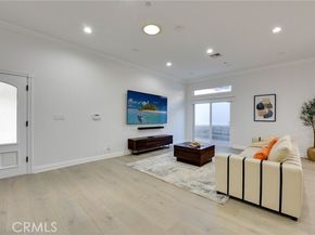 22237 Buena Ventura Street, Woodland Hills (los Angeles) CA 91364