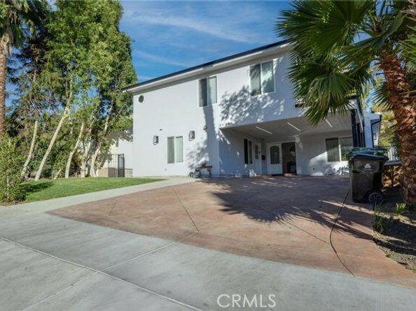 22237 Buena Ventura Street, Woodland Hills (los Angeles) CA 91364