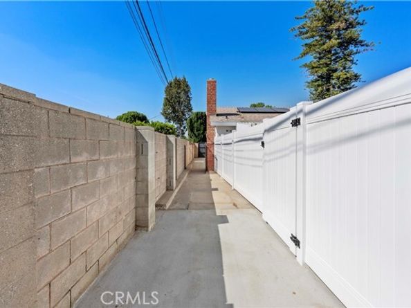 16428 Halsted Street, Northridge (los Angeles) CA 91343
