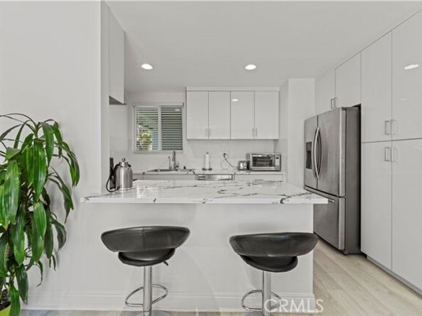 16428 Halsted Street, Northridge (los Angeles) CA 91343